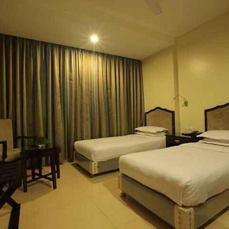 Hotel Ashoka, Pune Yerandwane Bagian luar foto