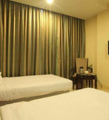 Hotel Ashoka, Pune Yerandwane Bagian luar foto